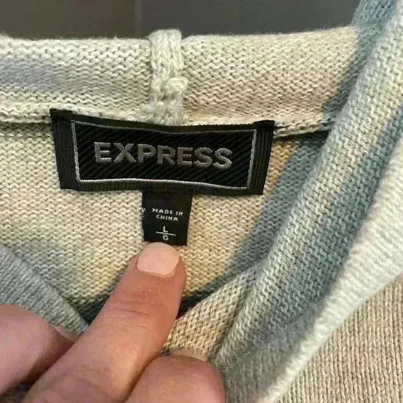 Men’s Express Gray Striped Sweater with hood size Large - Picture 4 of 11